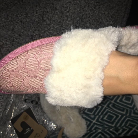 PINK COACH SLIPPERS NEW - Picture 2 of 7